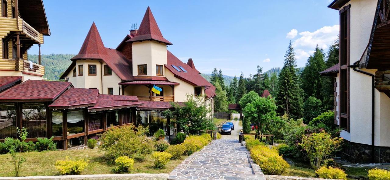 Complex Hyzhky Hotel Iaremcea Exterior foto